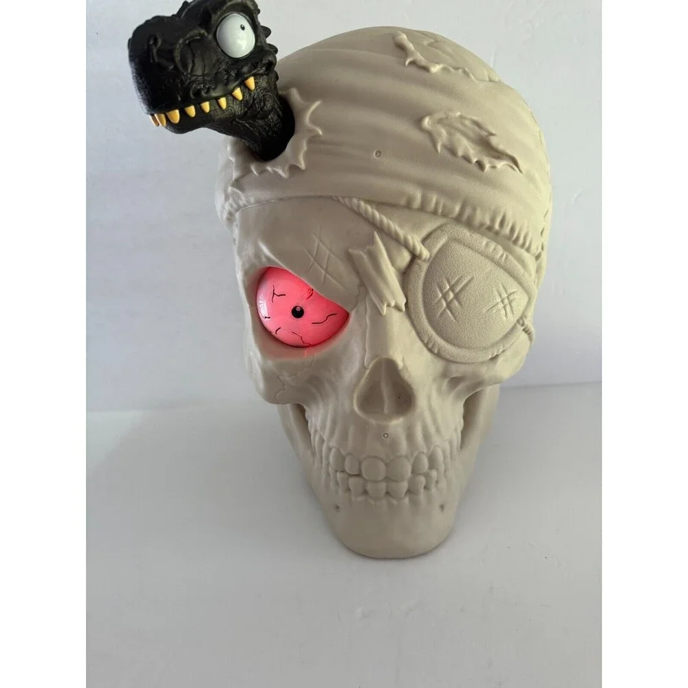 Zuru Large Plastic Skull and Dinosaur Pirate Halloween Lights Up Speaks WORKS!